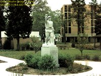 STATUE.GIF